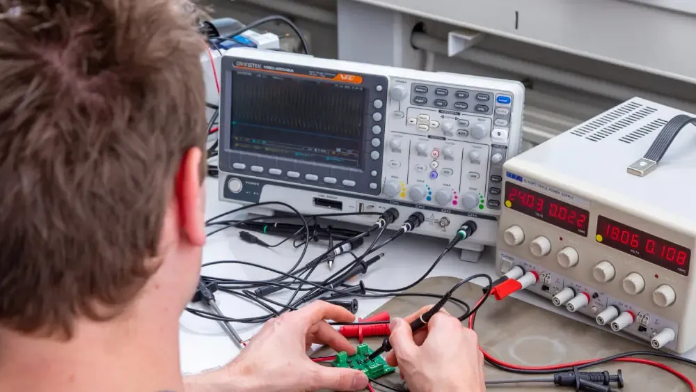 Measuring an electronic circuit